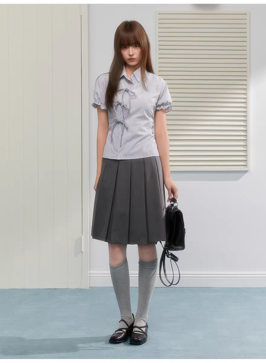 Клетчатая рубашка приталенная с завязками и пышными рукавами детальное фото 17