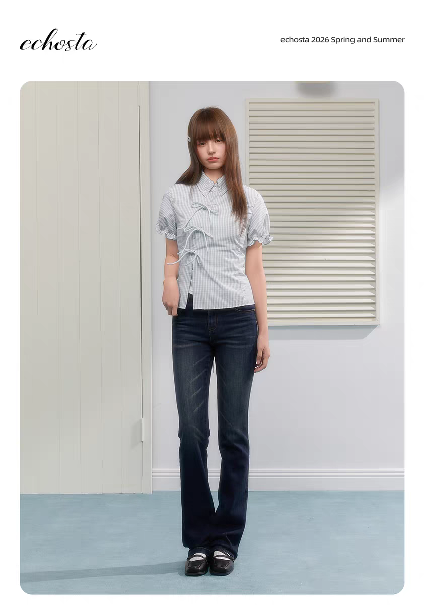 Клетчатая рубашка приталенная с завязками и пышными рукавами детальное фото 4