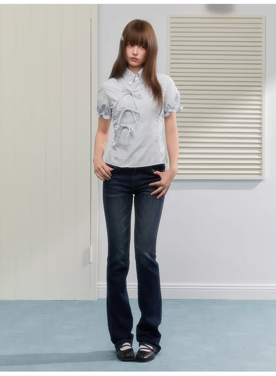 Клетчатая рубашка приталенная с завязками и пышными рукавами детальное фото 8