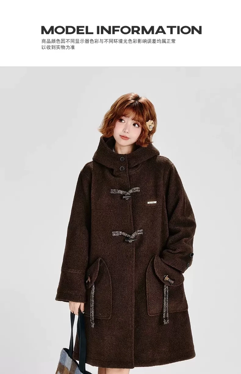 Пальто с капюшоном и роговыми пуговицами детальное фото 5