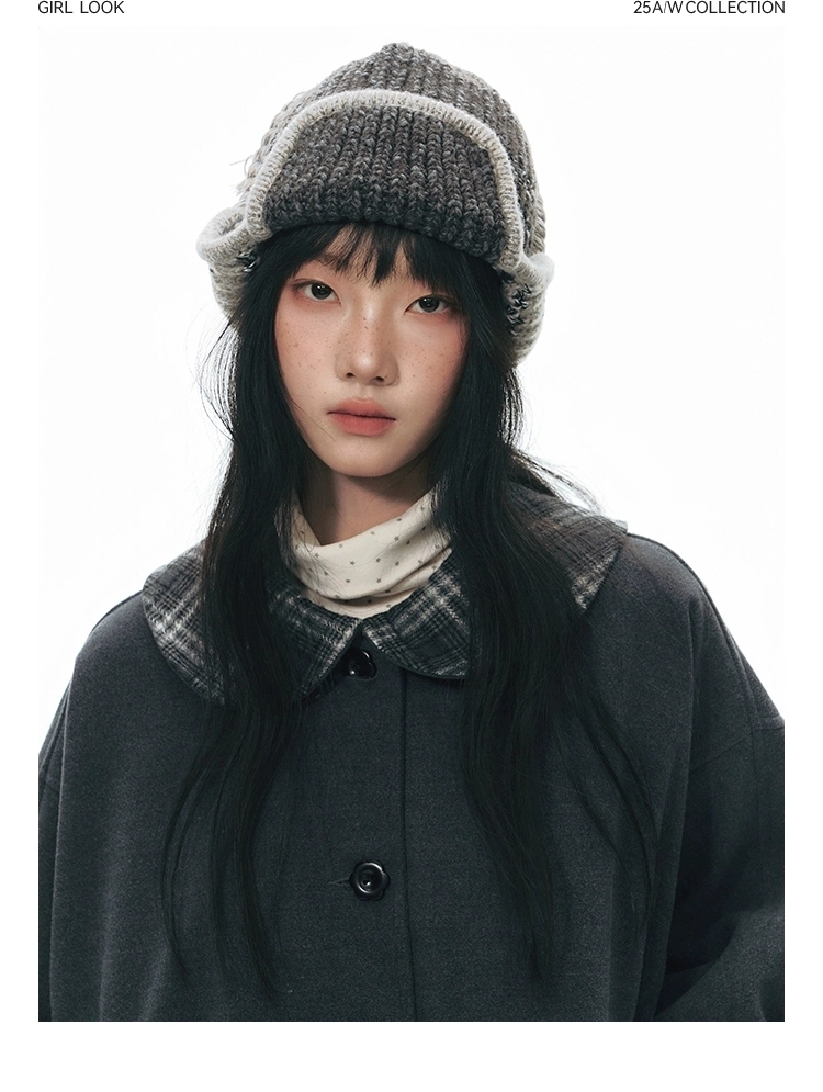 Плащ-накидка в клетку детальное фото 12