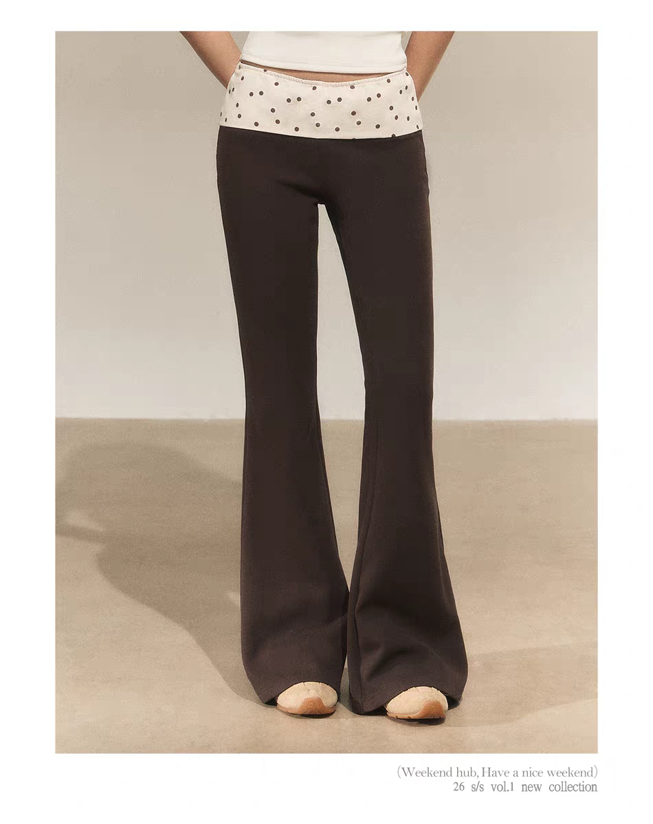 Брюки клеш с поясом в горошек детальное фото 6