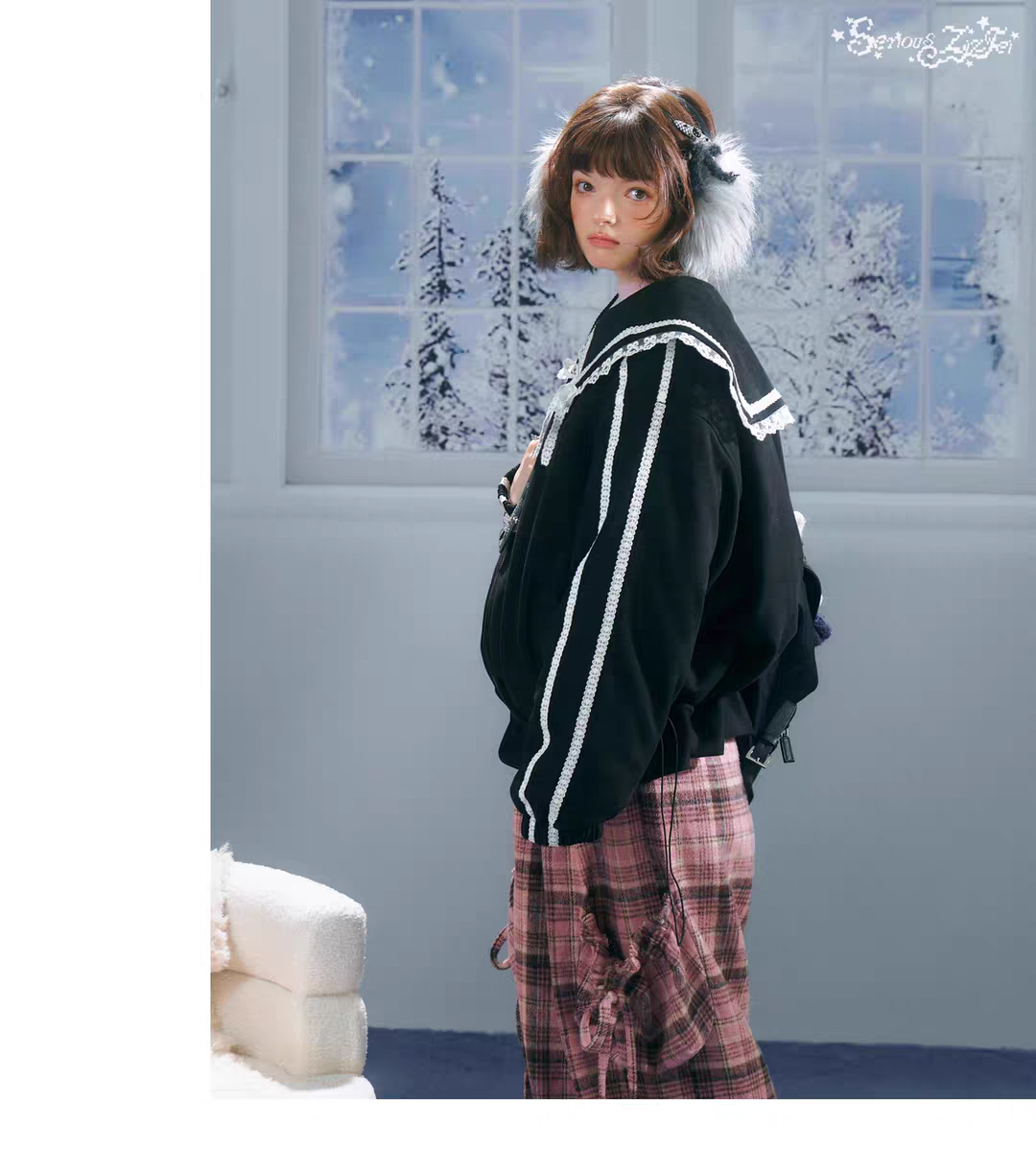 Пуховик с кружевом и матросским воротником детальное фото 9